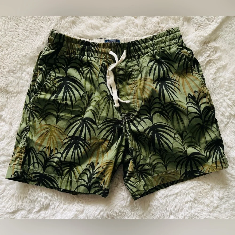 J. Crew Green Dock short in raining palm print Size: Small